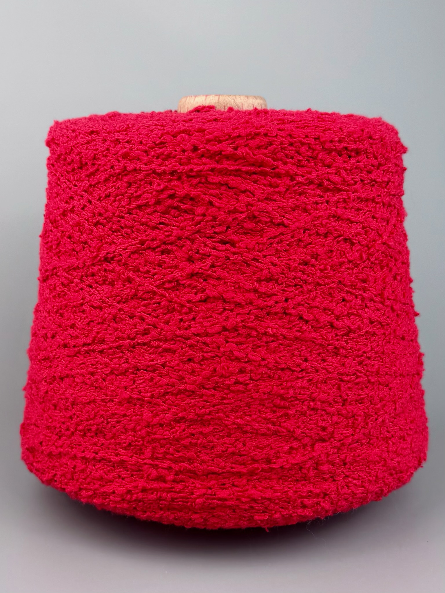 Art. Bouclé Silk – Bouclé-Garn aus 100 % Seide col. Intensives kühles Rot 220 m / 100 g foto 2